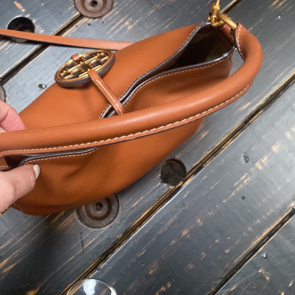 Tory Burch MILLER METAL-LOGO MINI HOBO - Picture 9 of 17